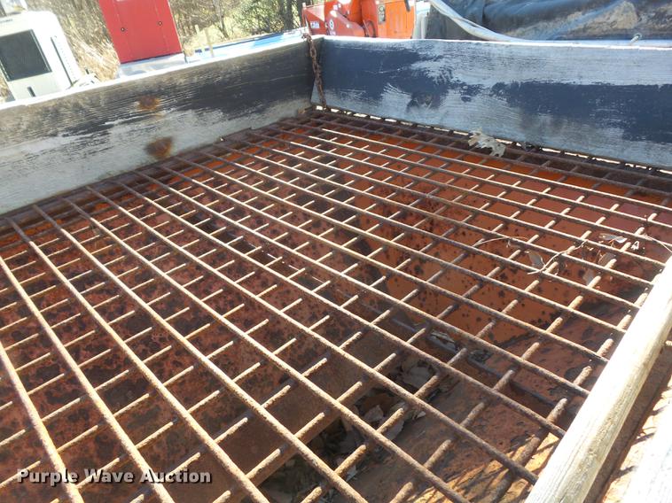 image for item DB6277 2004 Ford F550 Super Duty XL dump truck