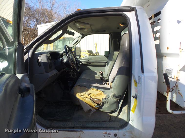 image for item DB6277 2004 Ford F550 Super Duty XL dump truck