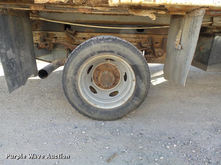 image for item DB6277 2004 Ford F550 Super Duty XL dump truck