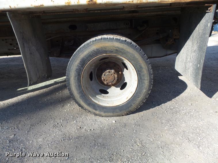 image for item DB6277 2004 Ford F550 Super Duty XL dump truck