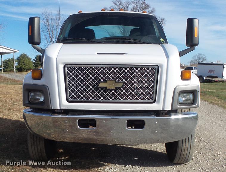 image for item DB6282 2007 Chevrolet C7500 truck cab and chassis