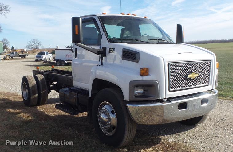 image for item DB6282 2007 Chevrolet C7500 truck cab and chassis