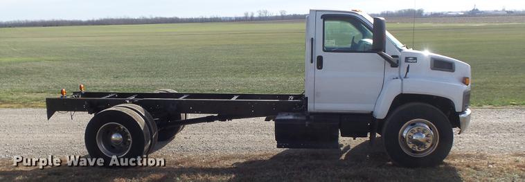 image for item DB6282 2007 Chevrolet C7500 truck cab and chassis