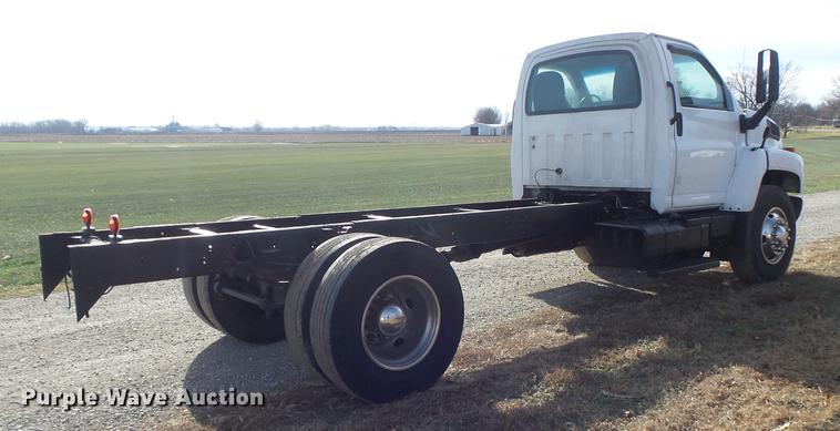 image for item DB6282 2007 Chevrolet C7500 truck cab and chassis