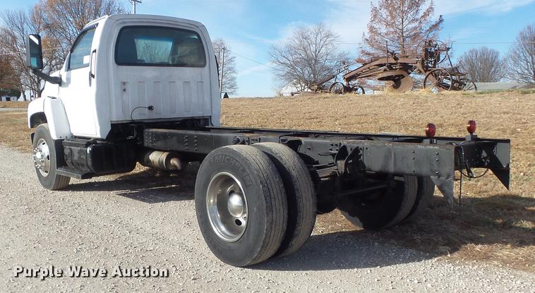 image for item DB6282 2007 Chevrolet C7500 truck cab and chassis