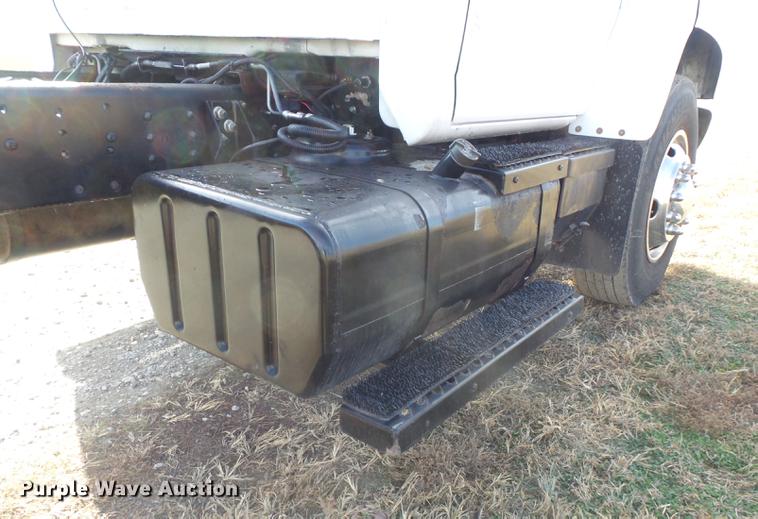 image for item DB6282 2007 Chevrolet C7500 truck cab and chassis