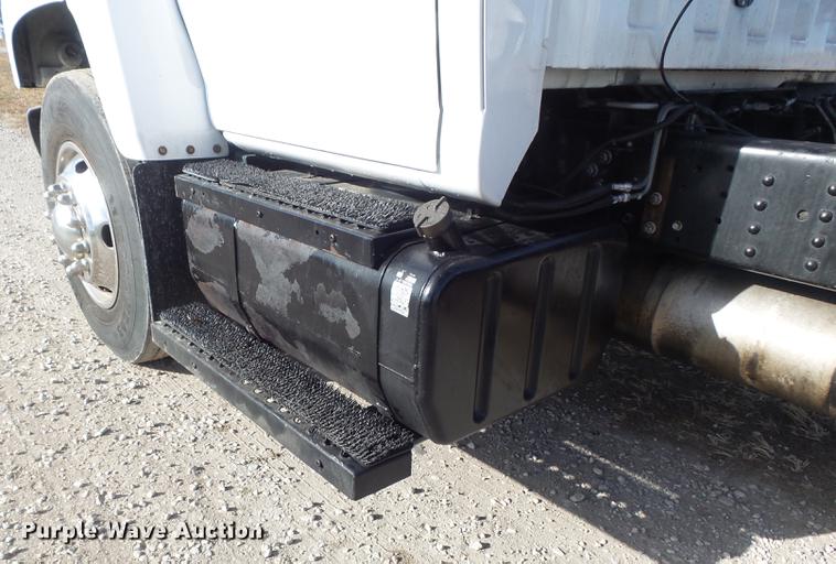 image for item DB6282 2007 Chevrolet C7500 truck cab and chassis