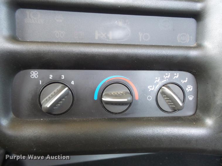 image for item DB6282 2007 Chevrolet C7500 truck cab and chassis