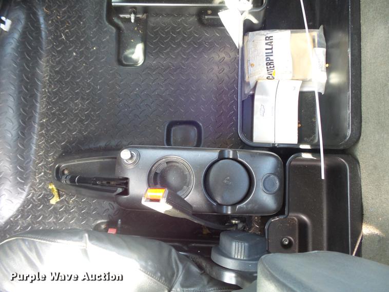 image for item DB6282 2007 Chevrolet C7500 truck cab and chassis