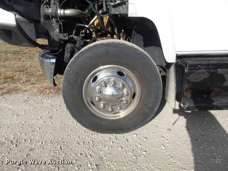 image for item DB6282 2007 Chevrolet C7500 truck cab and chassis