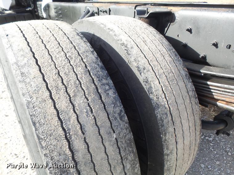 image for item DB6282 2007 Chevrolet C7500 truck cab and chassis