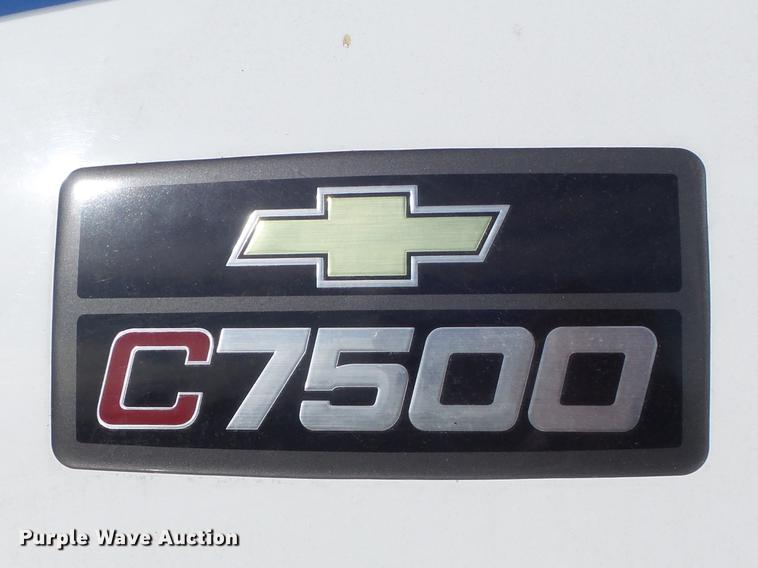 image for item DB6282 2007 Chevrolet C7500 truck cab and chassis
