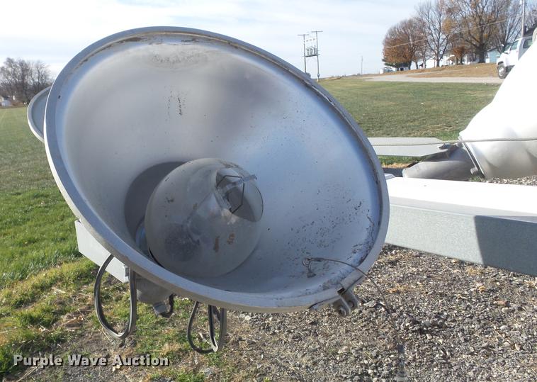 image for item DB6283 2002 Bobcat Daylight light plant