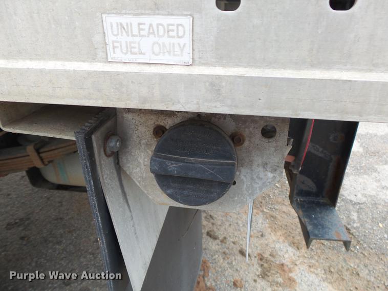 image for item DB7325 2005 Ford F350 Super Duty flatbed pickup truck