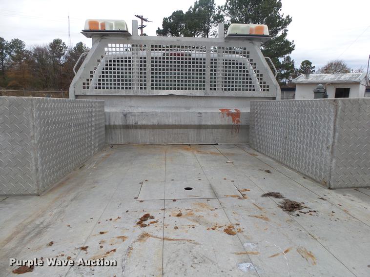 image for item DB7325 2005 Ford F350 Super Duty flatbed pickup truck