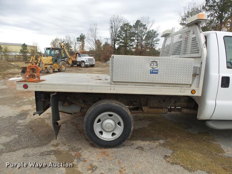 image for item DB7325 2005 Ford F350 Super Duty flatbed pickup truck
