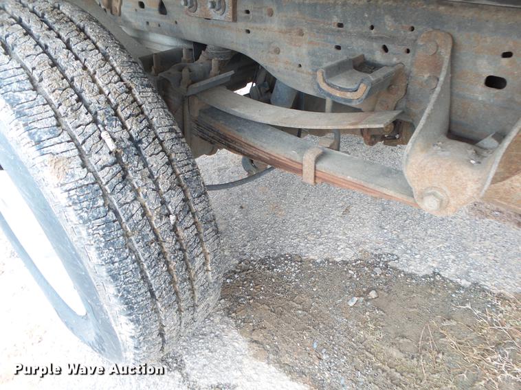 image for item DB7325 2005 Ford F350 Super Duty flatbed pickup truck