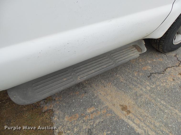 image for item DB7325 2005 Ford F350 Super Duty flatbed pickup truck