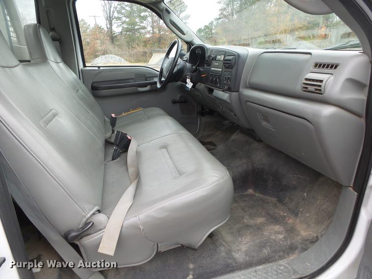 image for item DB7325 2005 Ford F350 Super Duty flatbed pickup truck