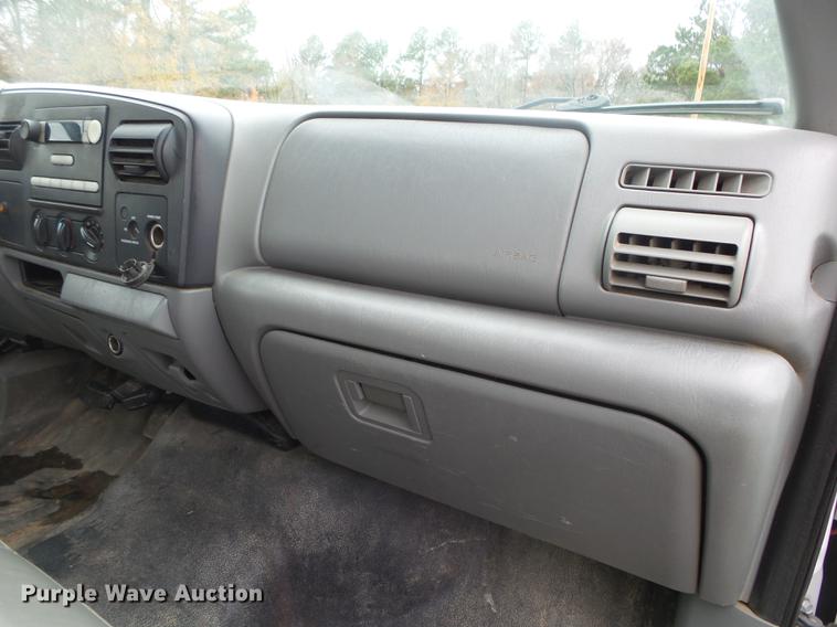 image for item DB7325 2005 Ford F350 Super Duty flatbed pickup truck