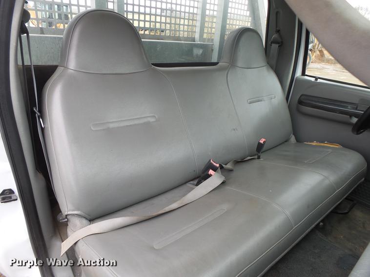 image for item DB7325 2005 Ford F350 Super Duty flatbed pickup truck