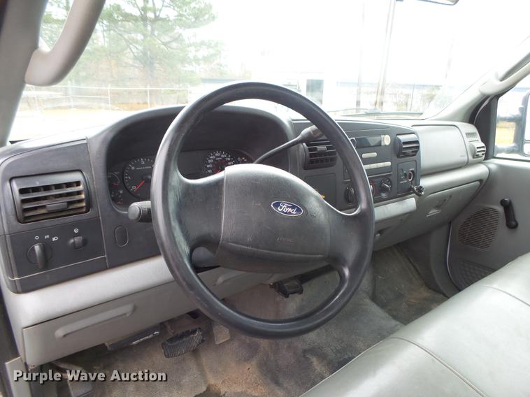 image for item DB7325 2005 Ford F350 Super Duty flatbed pickup truck