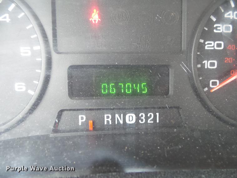 image for item DB7325 2005 Ford F350 Super Duty flatbed pickup truck