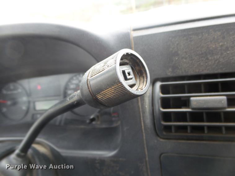 image for item DB7325 2005 Ford F350 Super Duty flatbed pickup truck