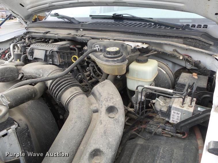 image for item DB7325 2005 Ford F350 Super Duty flatbed pickup truck