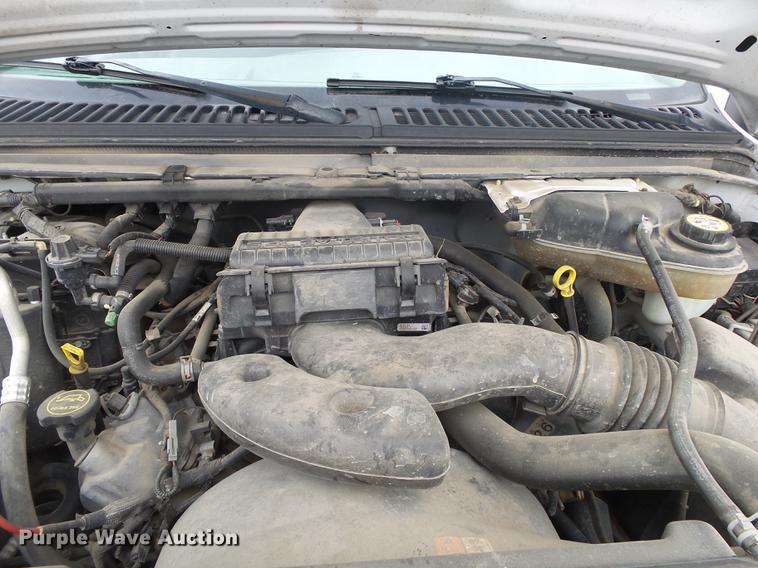 image for item DB7325 2005 Ford F350 Super Duty flatbed pickup truck