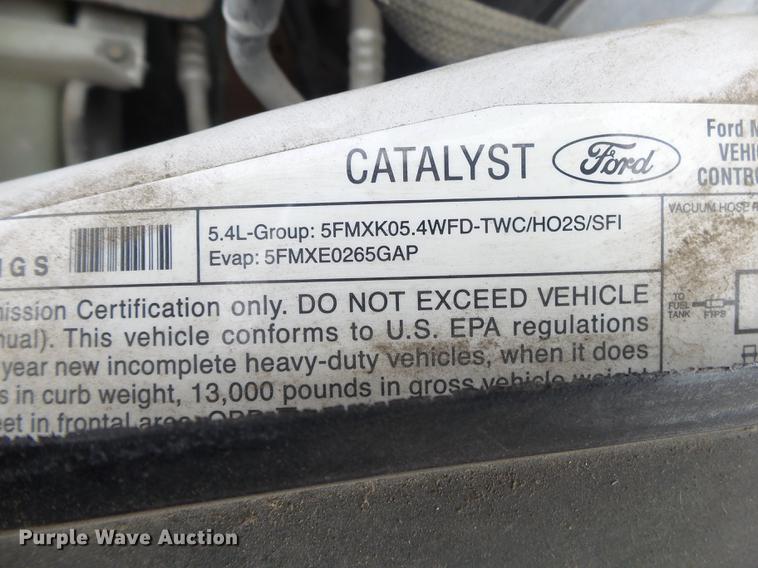 image for item DB7325 2005 Ford F350 Super Duty flatbed pickup truck