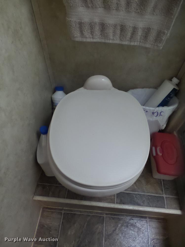 image for item DB7331 2009 Ford Econoline E450 Jayco Melbourne RV