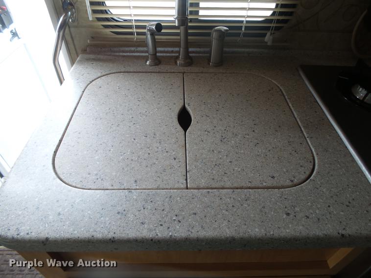 image for item DB7331 2009 Ford Econoline E450 Jayco Melbourne RV