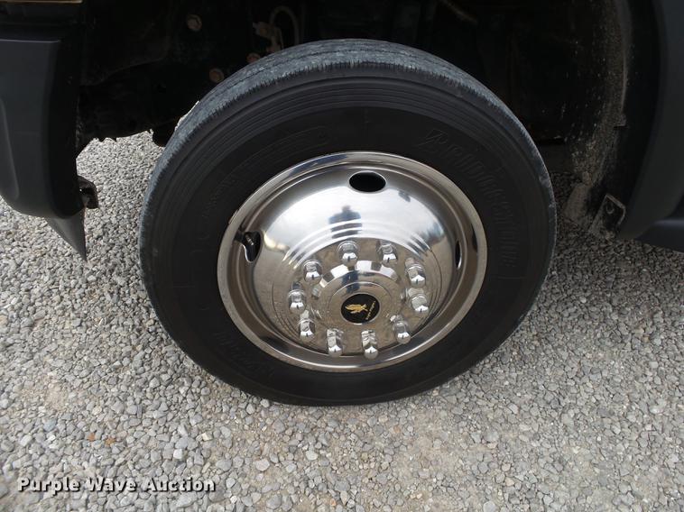 image for item DB7332 2011 Ford F550 service truck