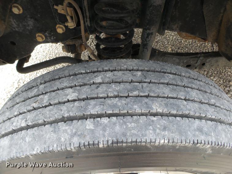 image for item DB7332 2011 Ford F550 service truck