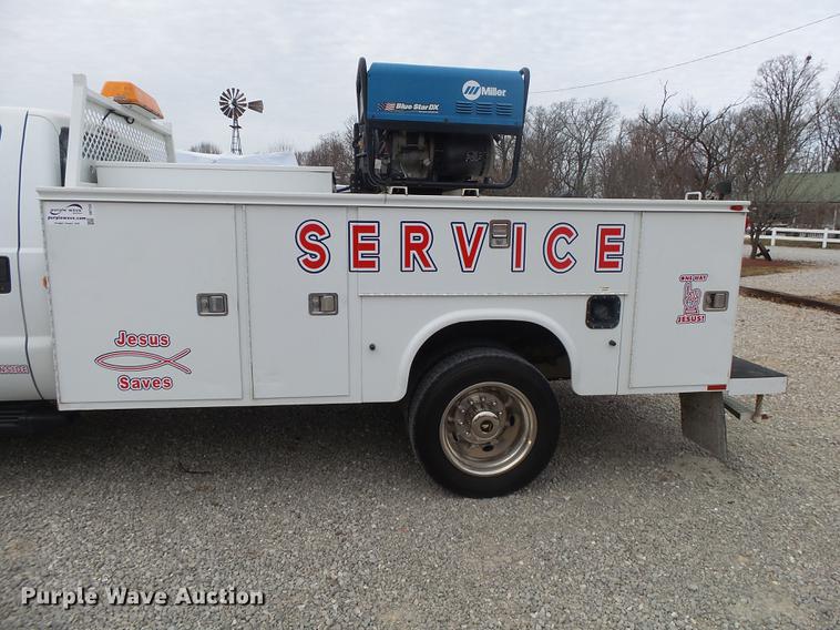 image for item DB7332 2011 Ford F550 service truck