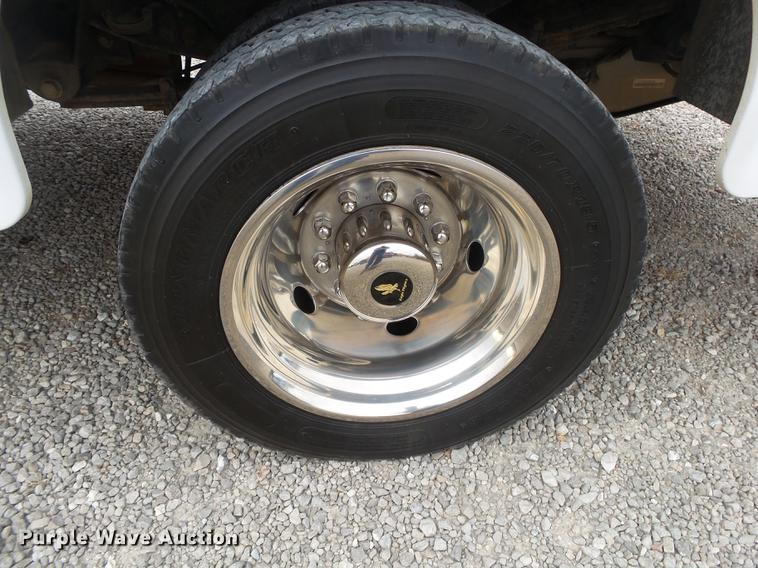 image for item DB7332 2011 Ford F550 service truck