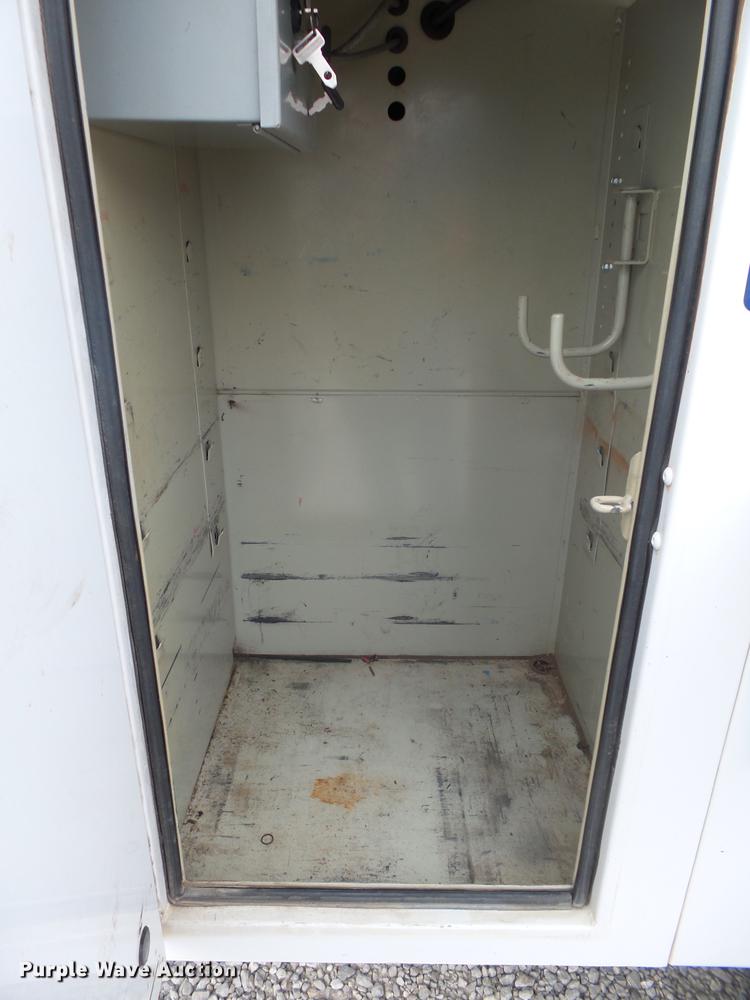 image for item DB7332 2011 Ford F550 service truck