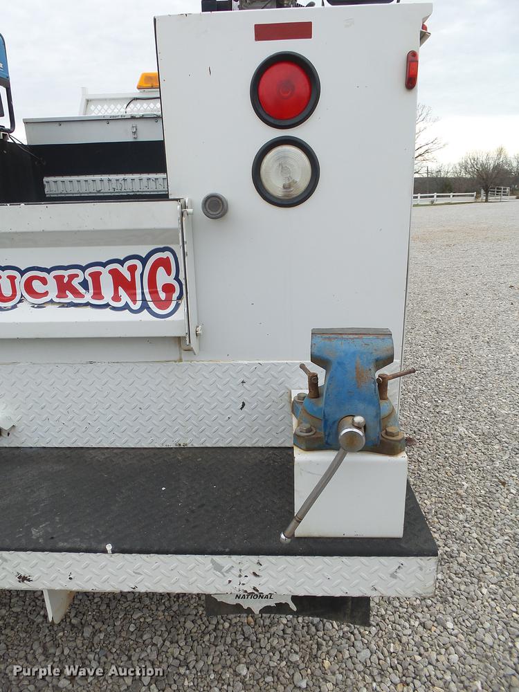 image for item DB7332 2011 Ford F550 service truck