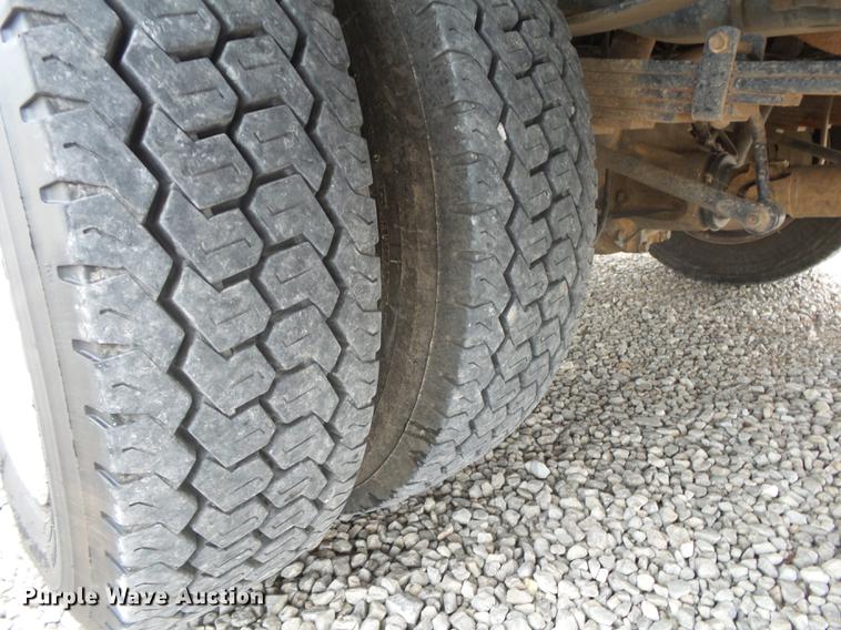 image for item DB7332 2011 Ford F550 service truck