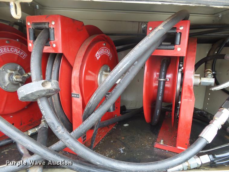 image for item DB7332 2011 Ford F550 service truck