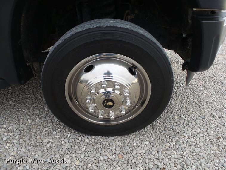 image for item DB7332 2011 Ford F550 service truck