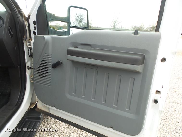 image for item DB7332 2011 Ford F550 service truck