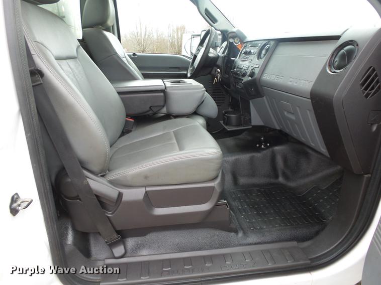 image for item DB7332 2011 Ford F550 service truck