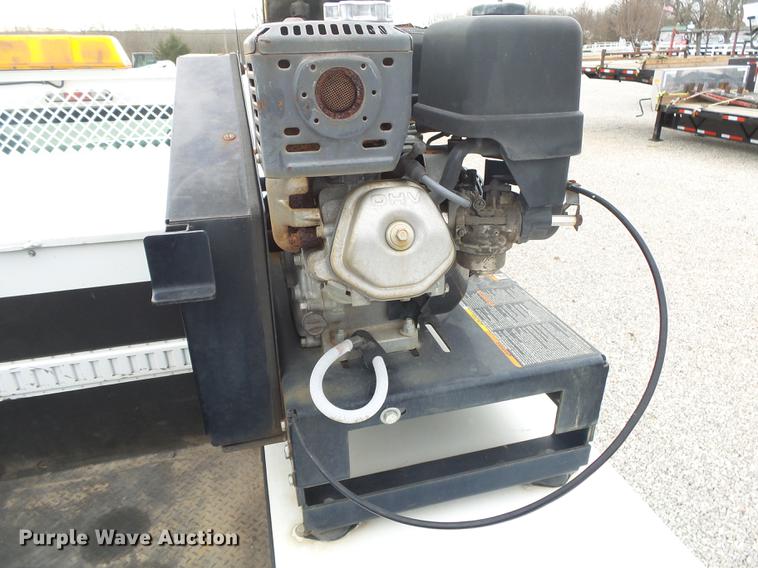 image for item DB7332 2011 Ford F550 service truck