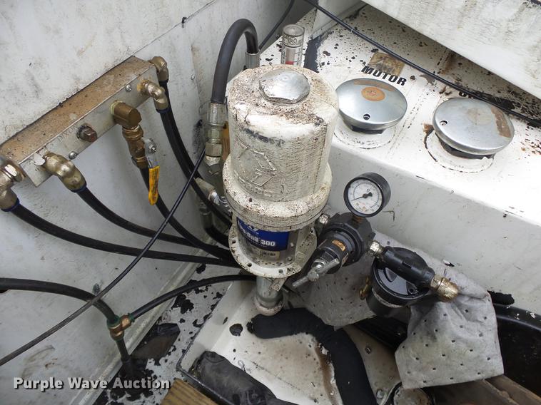 image for item DB7332 2011 Ford F550 service truck