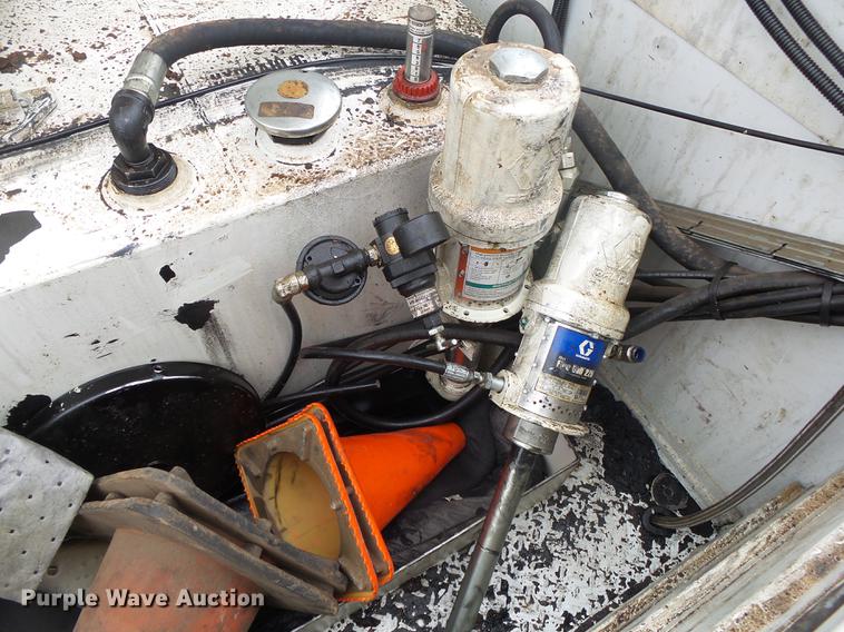 image for item DB7332 2011 Ford F550 service truck