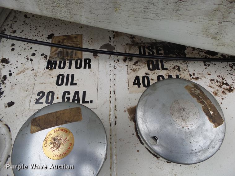 image for item DB7332 2011 Ford F550 service truck