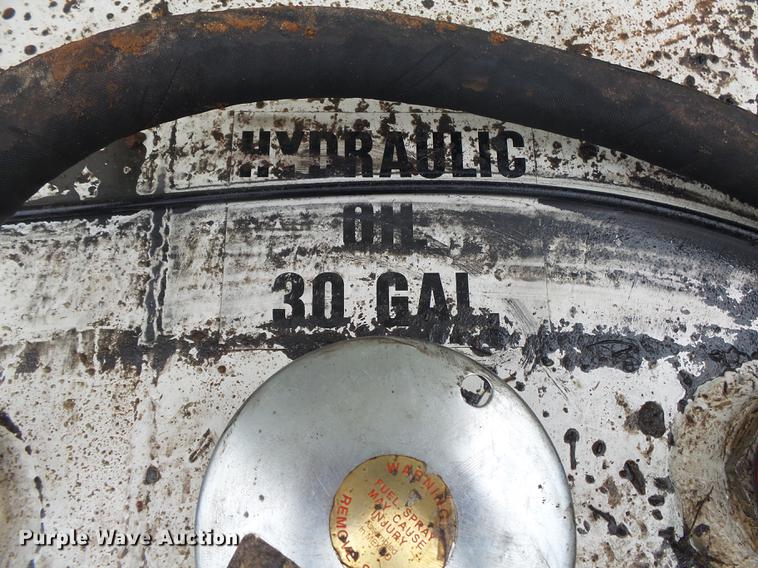 image for item DB7332 2011 Ford F550 service truck