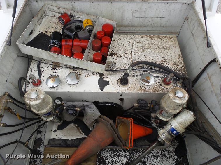 image for item DB7332 2011 Ford F550 service truck